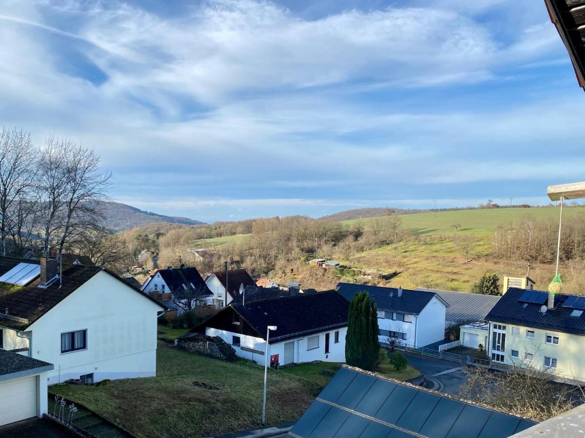 Ferienwohnung Mit Ausblick Mombris Bagian luar foto